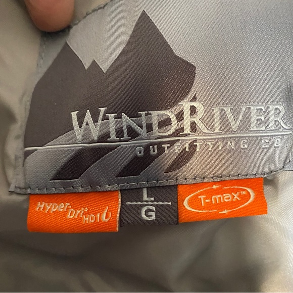 Wind River Puffer Vest - Picture 3 of 5